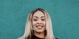 Lunch On Me Founder, LaRayia Feeds the Homeless with Organic Meals