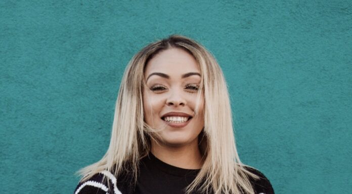 Lunch On Me Founder, LaRayia Feeds the Homeless with Organic Meals