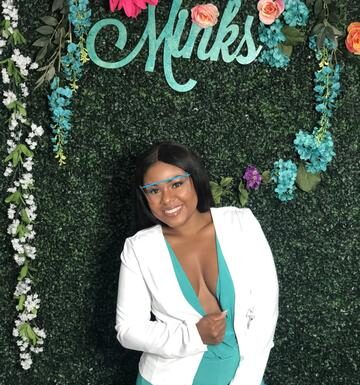 Jenoir Lynne Aspires to Help Others to Succeed