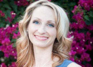 Rachel Fiori Combines Spiritualism and Psychology in her Practice