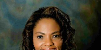 Monica Davis Helps and Uplifts Entrepreneurs with Her Business