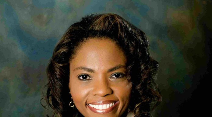 Monica Davis Helps and Uplifts Entrepreneurs with Her Business