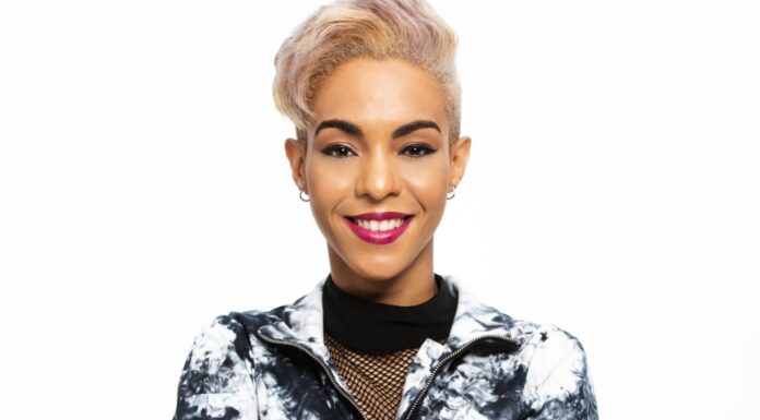 Erin Ashley Simon Leading the Charge for Women in the Esports Industry