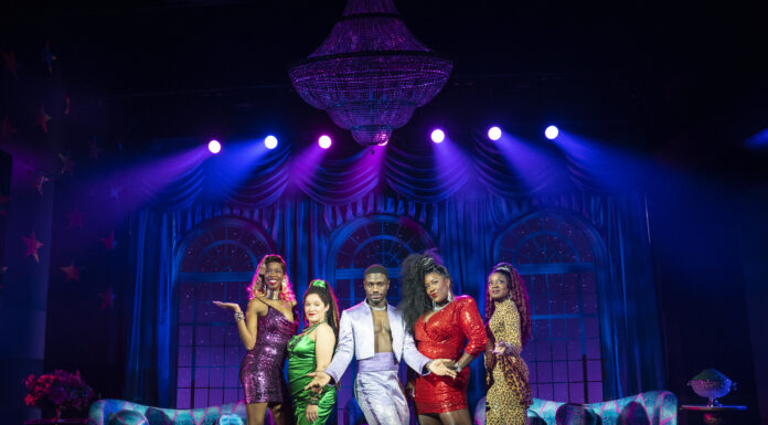 Fans Demand “Aint No Mo’” Continues Showing On Broadway