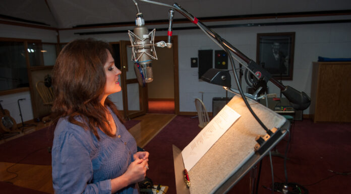 Introducing New Country Singer Amy Jack