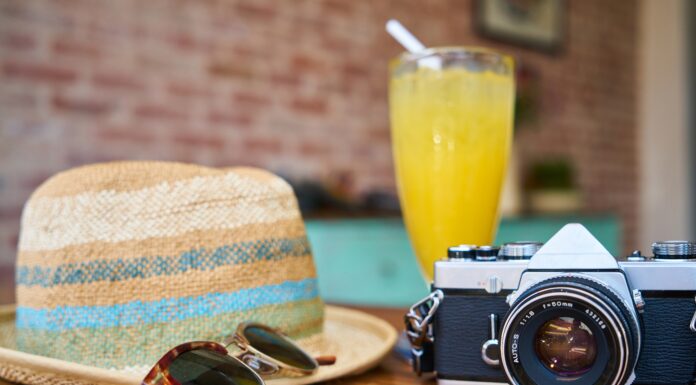 Disconnecting From Work This Vacation: 5 Unplugging Tips